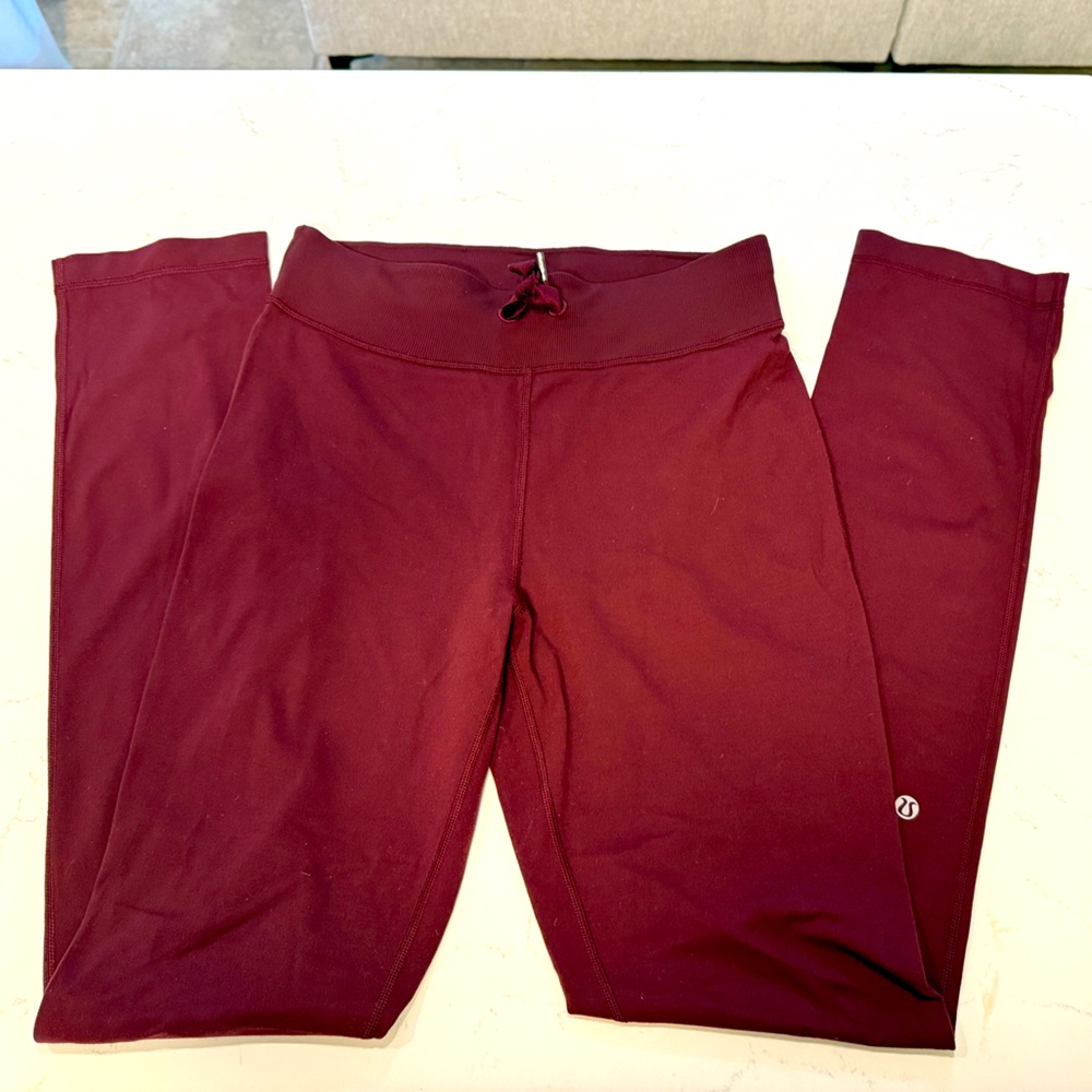 Lululemon size 4 straight leg Burgundy Pants